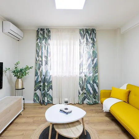 Daire Modern & Bright Flat With Workspace By Hostwise