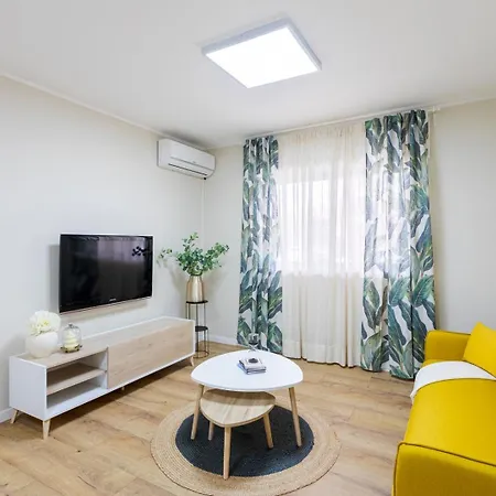 Daire Modern & Bright Flat With Workspace By Hostwise