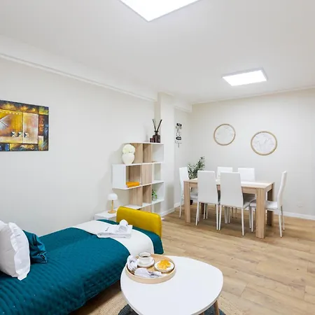 Modern & Bright Flat With Workspace By Hostwise