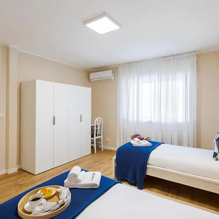 Modern & Bright Flat With Workspace By Hostwise *