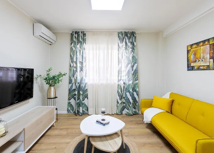 아파트 Modern & Bright Flat With Workspace By Hostwise