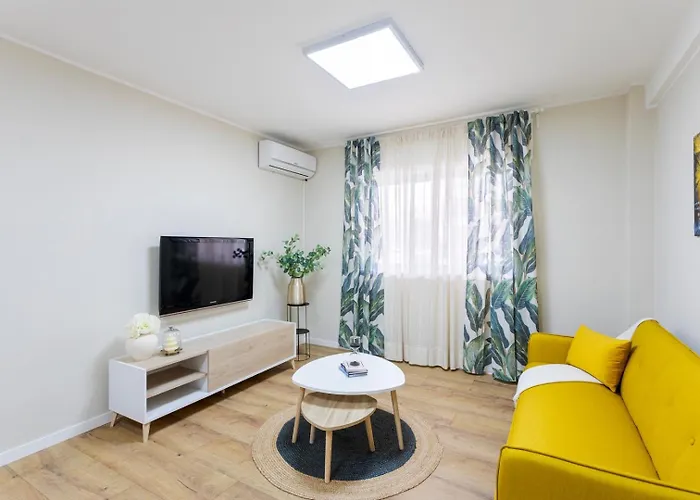 아파트 Modern & Bright Flat With Workspace By Hostwise