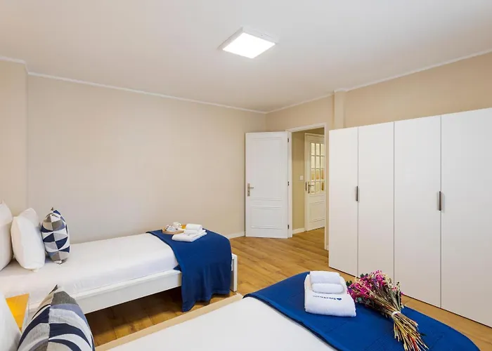 아파트 Modern & Bright Flat With Workspace By Hostwise 빌라노바데가이아