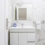Modern & Bright Flat With Workspace By Hostwise
