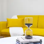 Modern & Bright Flat With Workspace By Hostwise Διαμέρισμα *