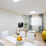Διαμέρισμα Modern & Bright Flat With Workspace By Hostwise