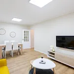 Modern & Bright Flat With Workspace By Hostwise Διαμέρισμα *