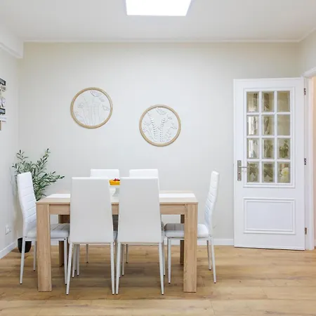 Modern & Bright Flat With Workspace By Hostwise * Βίλα Νόβα ντε Γκάια