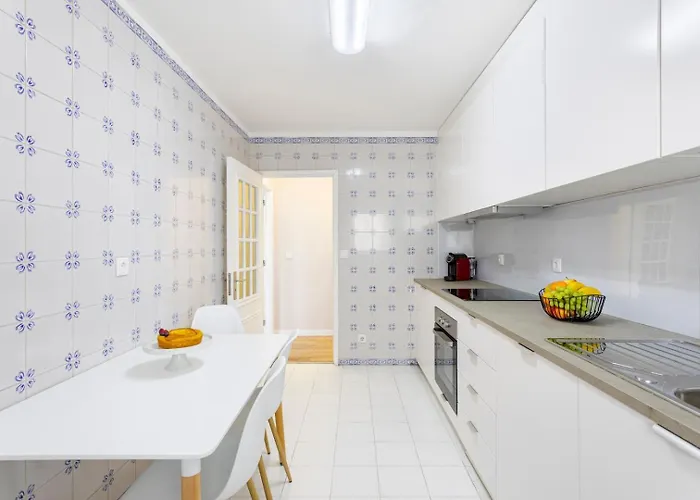 Modern & Bright Flat With Workspace By Hostwise Apartment