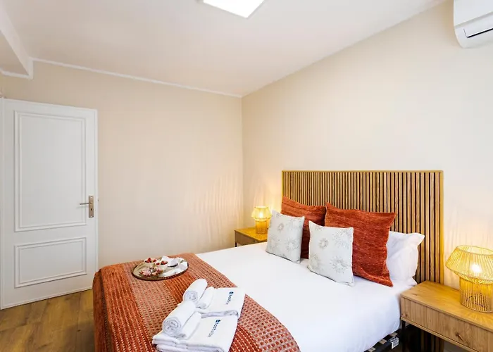 Modern & Bright Flat With Workspace By Hostwise *