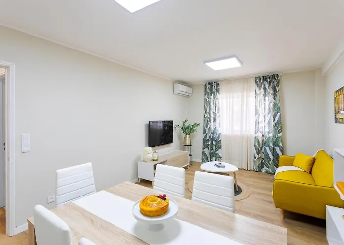 Apartment Modern & Bright Flat With Workspace By Hostwise