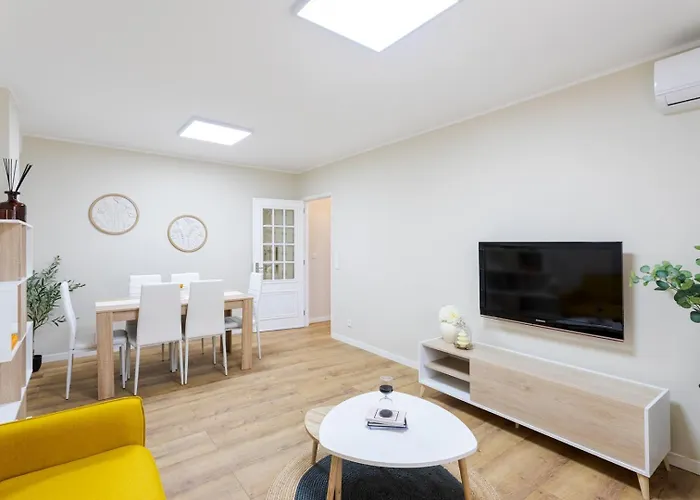 Modern & Bright Flat With Workspace By Hostwise Apartment *