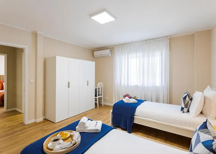 Modern & Bright Flat With Workspace By Hostwise *