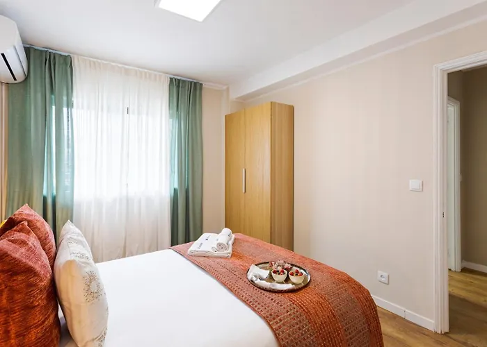 Modern & Bright Flat With Workspace By Hostwise * Vila Nova de Gaia